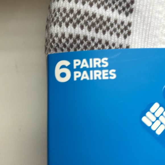 New Columbia Socks Package 6 Pairs Mens White & Gray Athletic Quarter Crew Socks - Picture 7 of 12